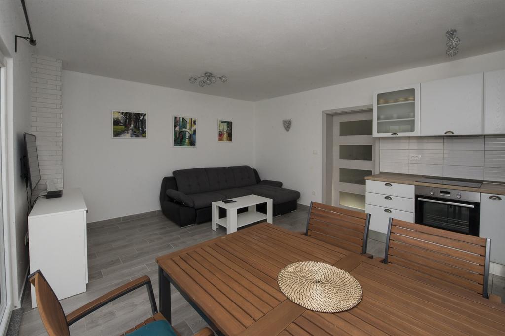 Apartment Jure Слатине Экстерьер фото