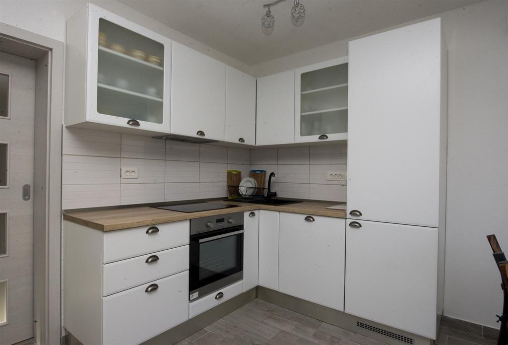 Apartment Jure Слатине Экстерьер фото